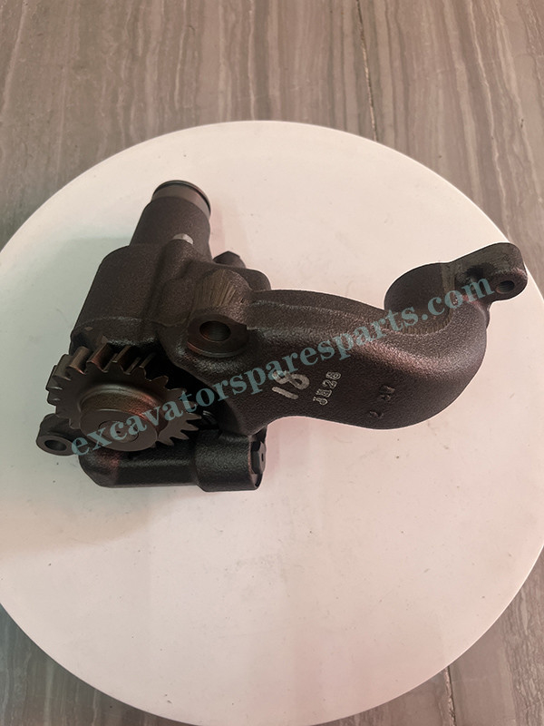 PC400-6 PC650-8 6D140 مضخة زيت حفارة 6261-51-2000 مادة الصلب